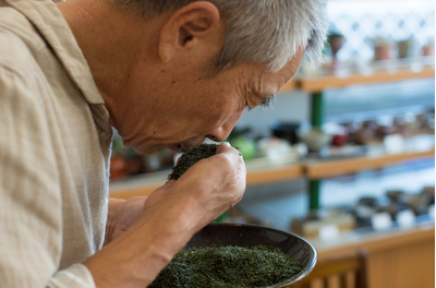 いしだ茶屋のこだわり深蒸し茶100g×6袋【送料無料でお届けします】：3780円